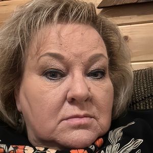 Meet your Posher, Suzanne